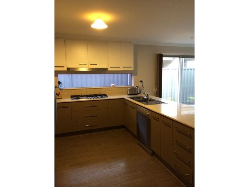 12 Tipperary Way, Cranbourne East VIC 3977