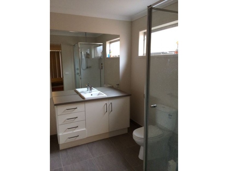 12 Tipperary Way, Cranbourne East VIC 3977