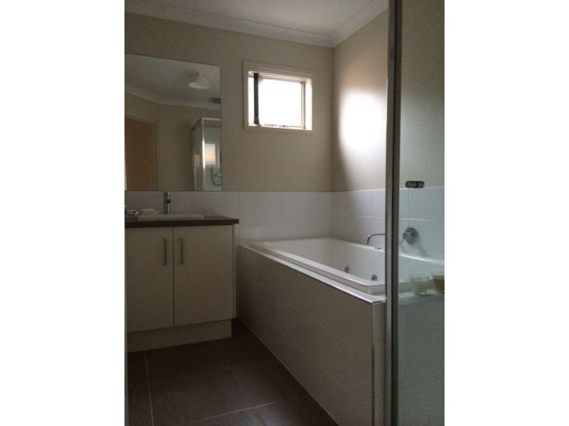 12 Tipperary Way, Cranbourne East VIC 3977