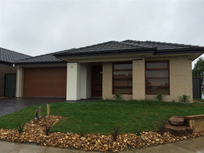 96 Heather Grove, Clyde North VIC 3978