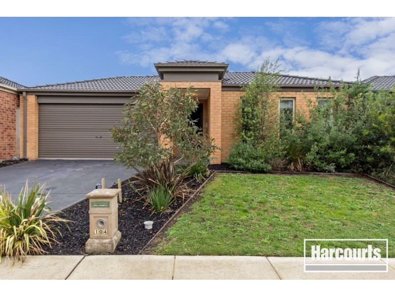 104 William Thwaites Boulevard, Cranbourne North VIC 3977
