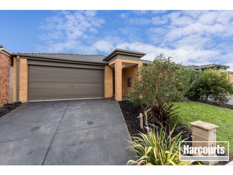 104 William Thwaites Boulevard, Cranbourne North VIC 3977