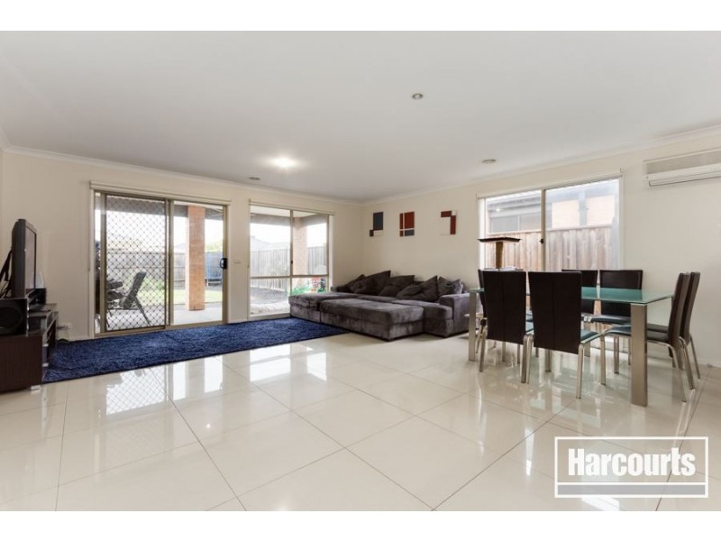 104 William Thwaites Boulevard, Cranbourne North VIC 3977