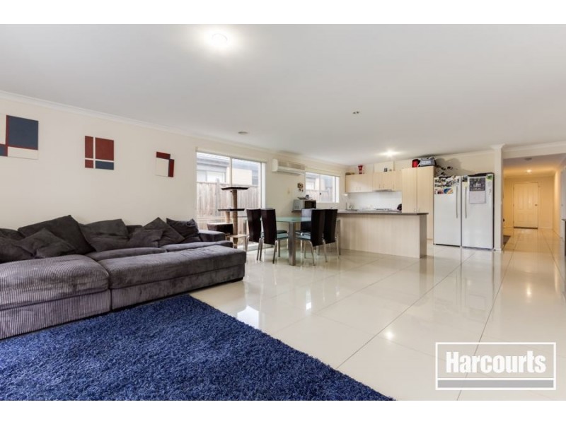104 William Thwaites Boulevard, Cranbourne North VIC 3977