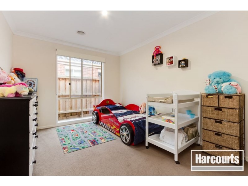 104 William Thwaites Boulevard, Cranbourne North VIC 3977