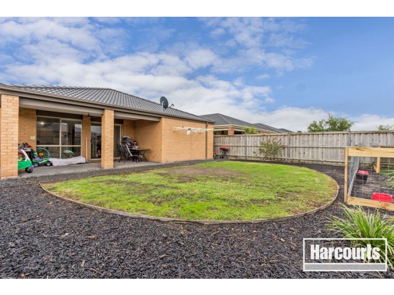104 William Thwaites Boulevard, Cranbourne North VIC 3977