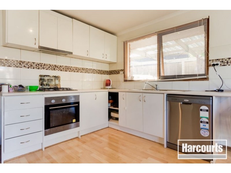 20 Hazelwood Avenue, Cranbourne North VIC 3977