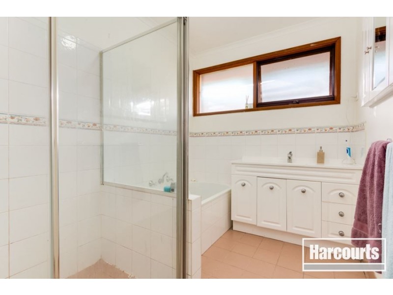 20 Hazelwood Avenue, Cranbourne North VIC 3977