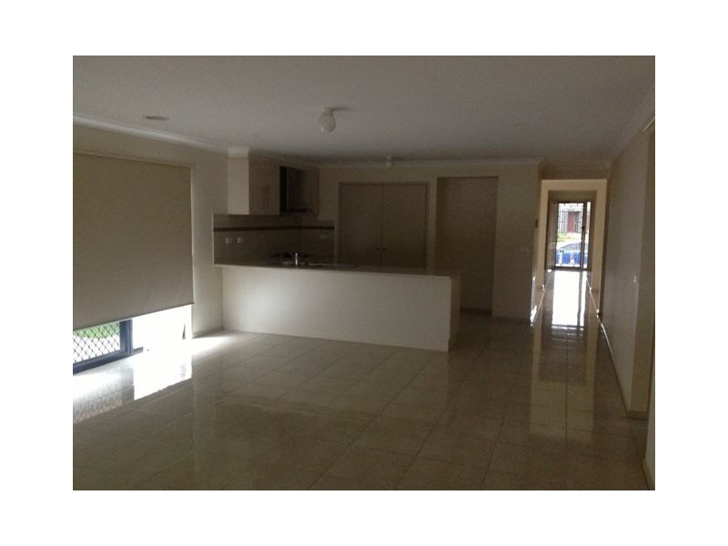 2 Tarwin Place, Cranbourne East VIC 3977