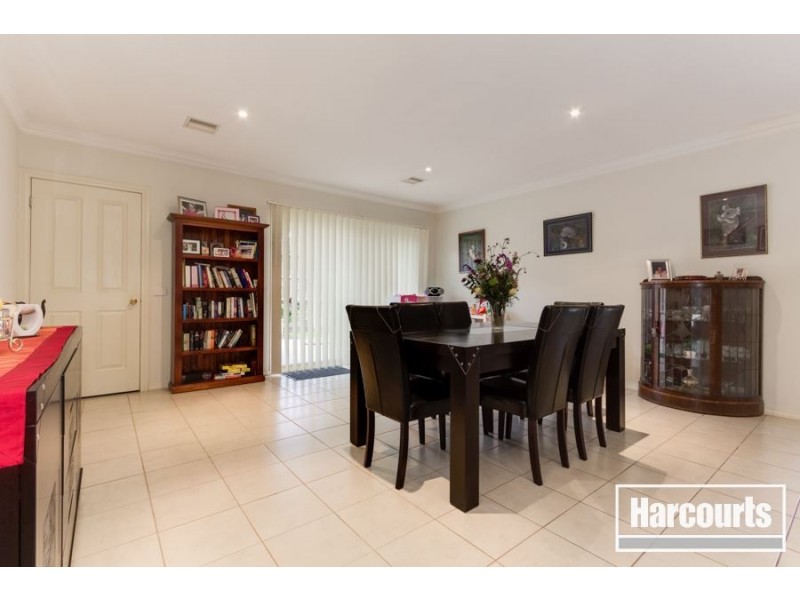 4 Cusack Way, Lynbrook VIC 3975