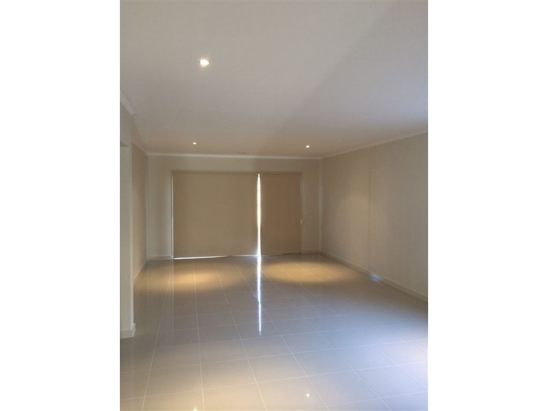 46 Heather Grove, Clyde North VIC 3978