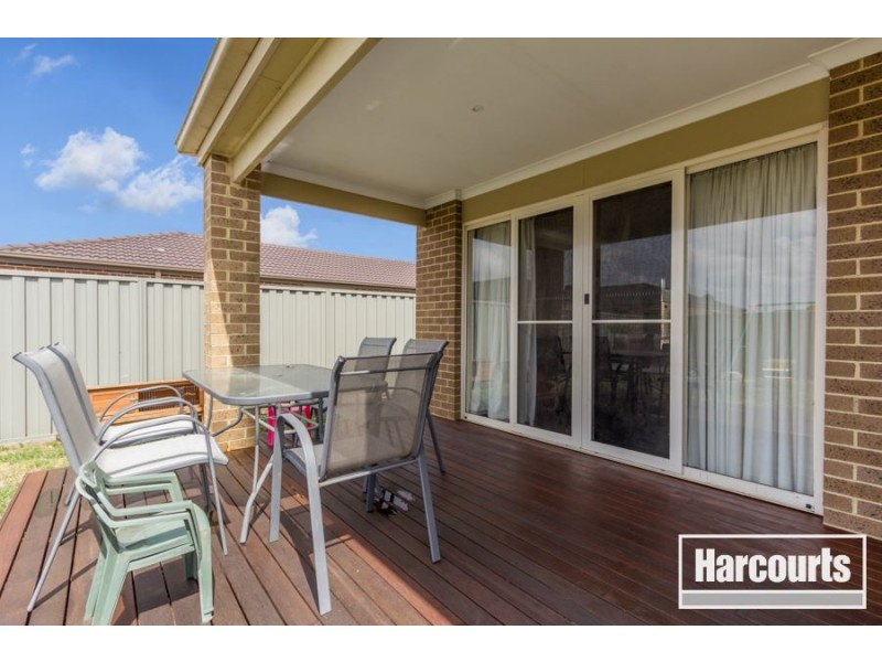 6 Wiltshire Avenue, Cranbourne East VIC 3977