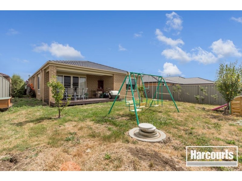6 Wiltshire Avenue, Cranbourne East VIC 3977