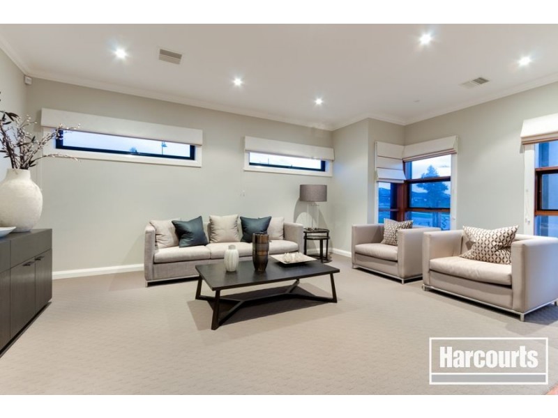 15 John Russell Road, Cranbourne VIC 3977