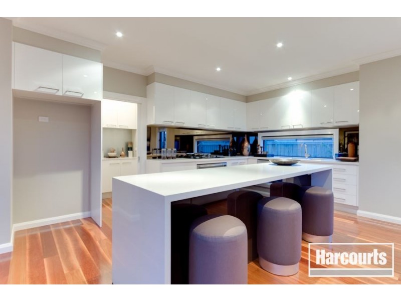 15 John Russell Road, Cranbourne VIC 3977