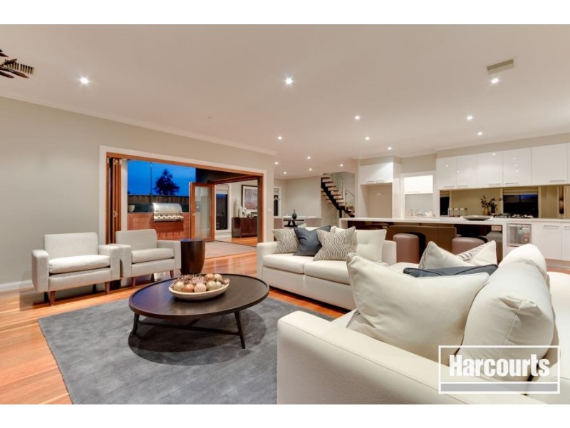 15 John Russell Road, Cranbourne VIC 3977