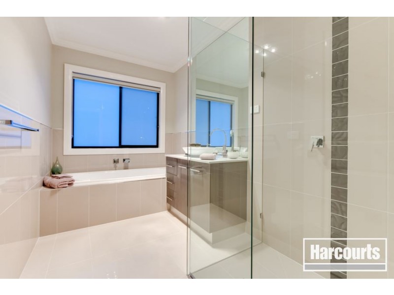 15 John Russell Road, Cranbourne VIC 3977