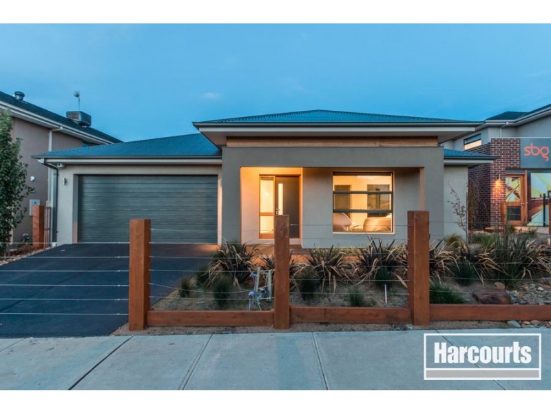 13 John Russell Road, Cranbourne West VIC 3977