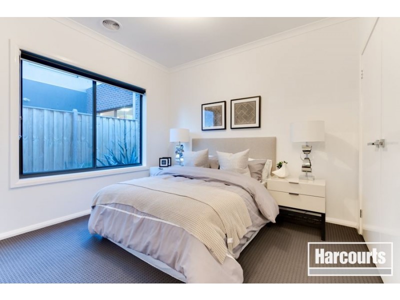 13 John Russell Road, Cranbourne West VIC 3977
