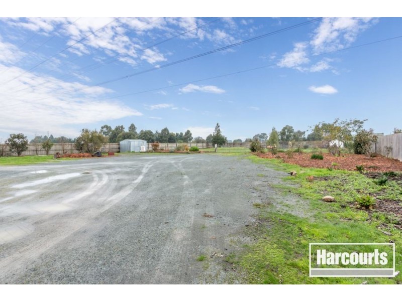 84 Scarborough Avenue, Cranbourne VIC 3977