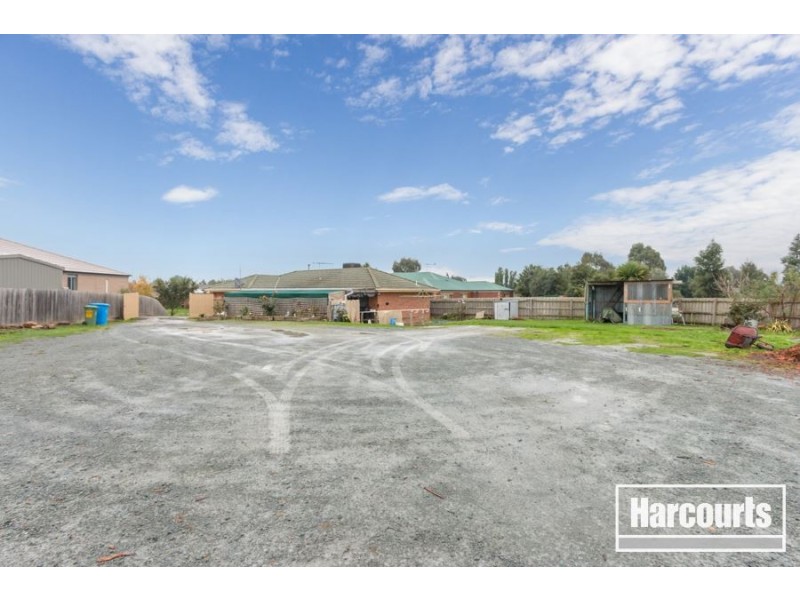 84 Scarborough Avenue, Cranbourne VIC 3977