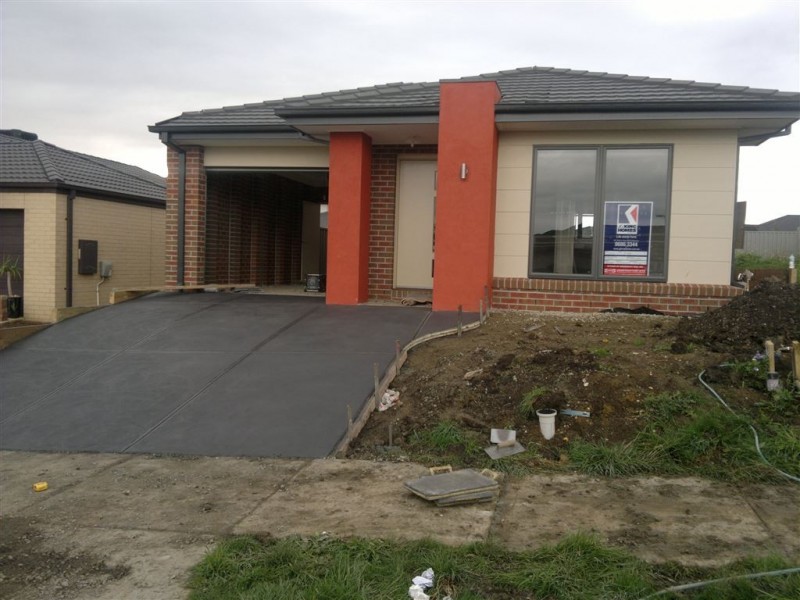 4 Fable Way, Cranbourne East VIC 3977