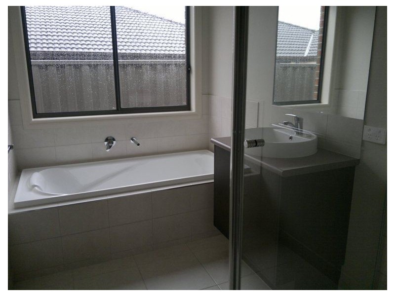 4 Fable Way, Cranbourne East VIC 3977