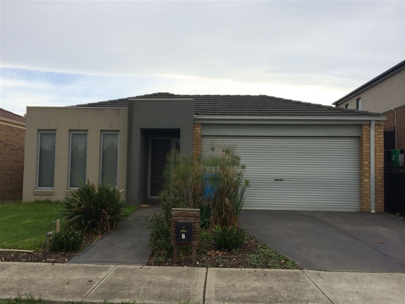 7 Pharoah Drive, Cranbourne VIC 3977