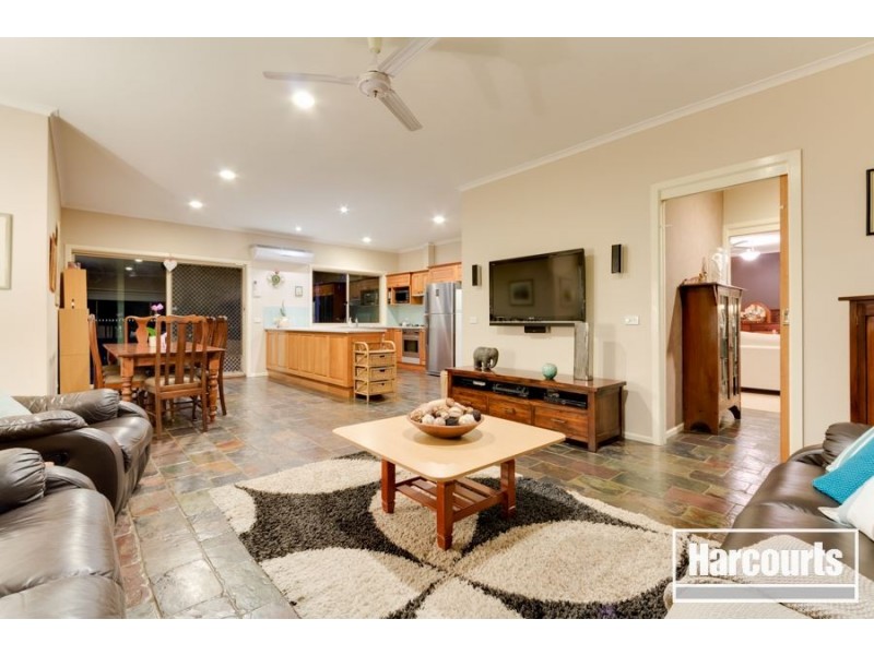 180 Smiths Lane, Cranbourne South VIC 3977