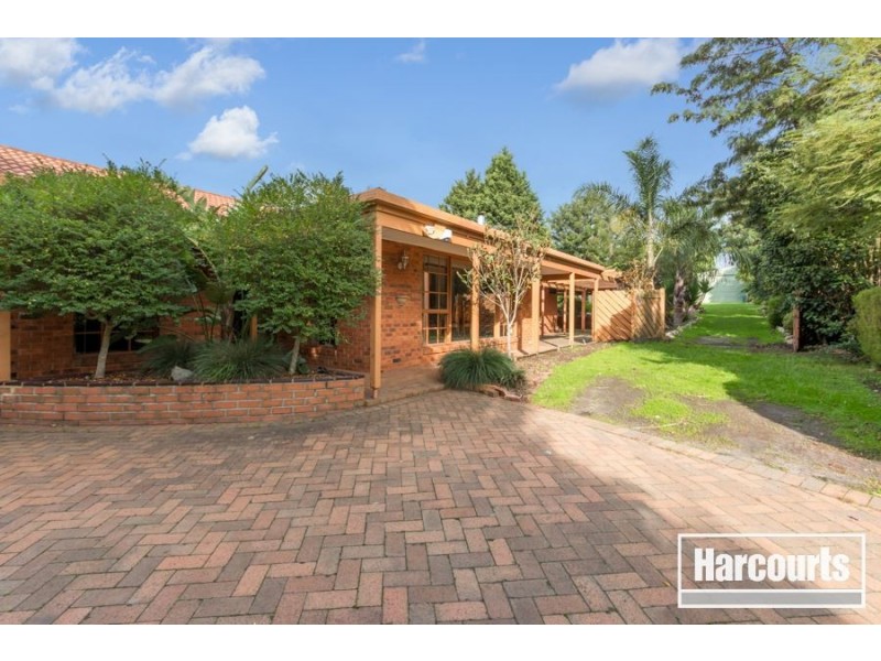 12 Coronet Court, Cranbourne VIC 3977