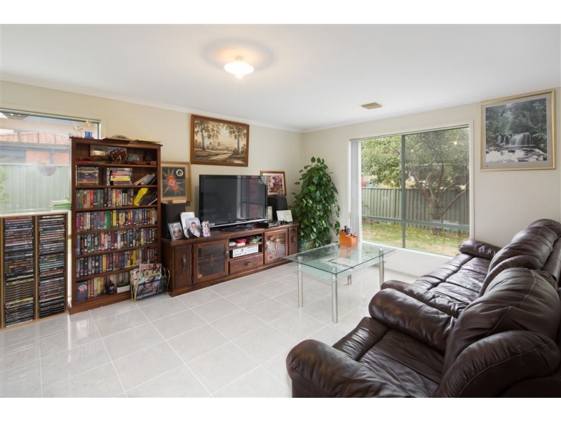 1 Oak Post Place, Cranbourne East VIC 3977
