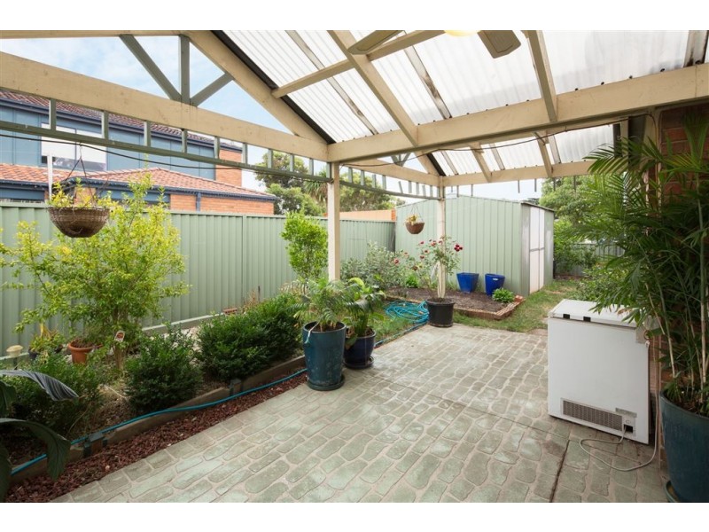 1 Oak Post Place, Cranbourne East VIC 3977