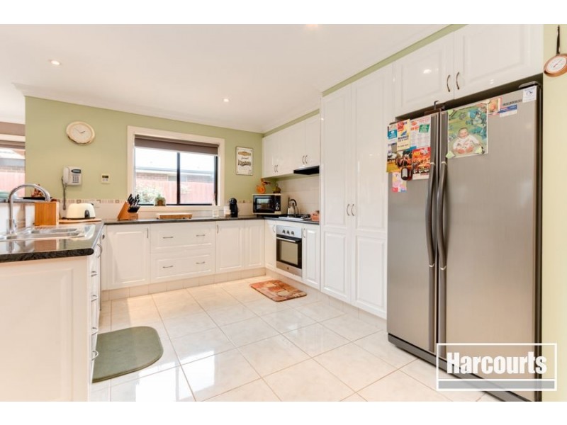 9 Stonehaven Avenue, Cranbourne VIC 3977