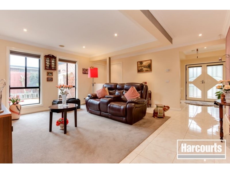 9 Stonehaven Avenue, Cranbourne VIC 3977