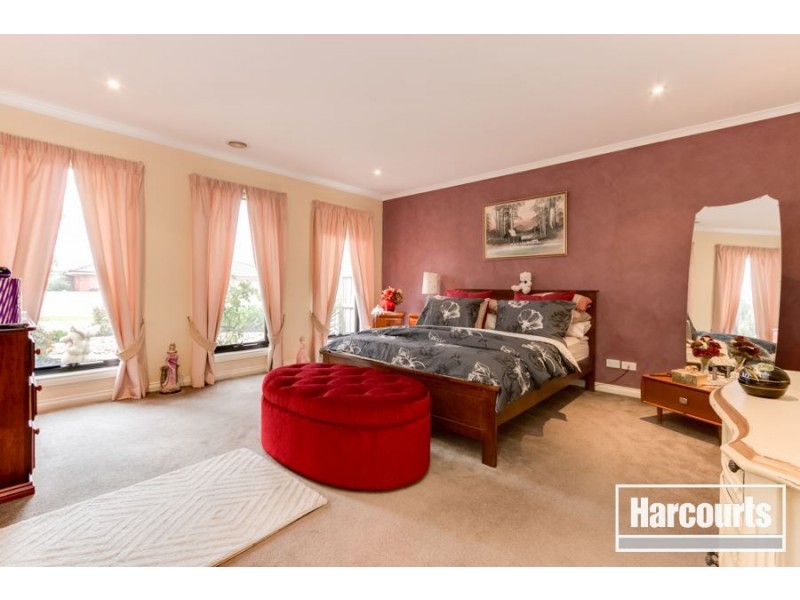 9 Stonehaven Avenue, Cranbourne VIC 3977