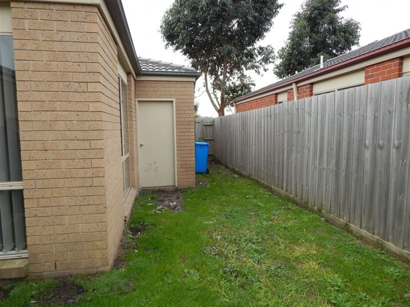 11 St  Mellion Court, Cranbourne VIC 3977