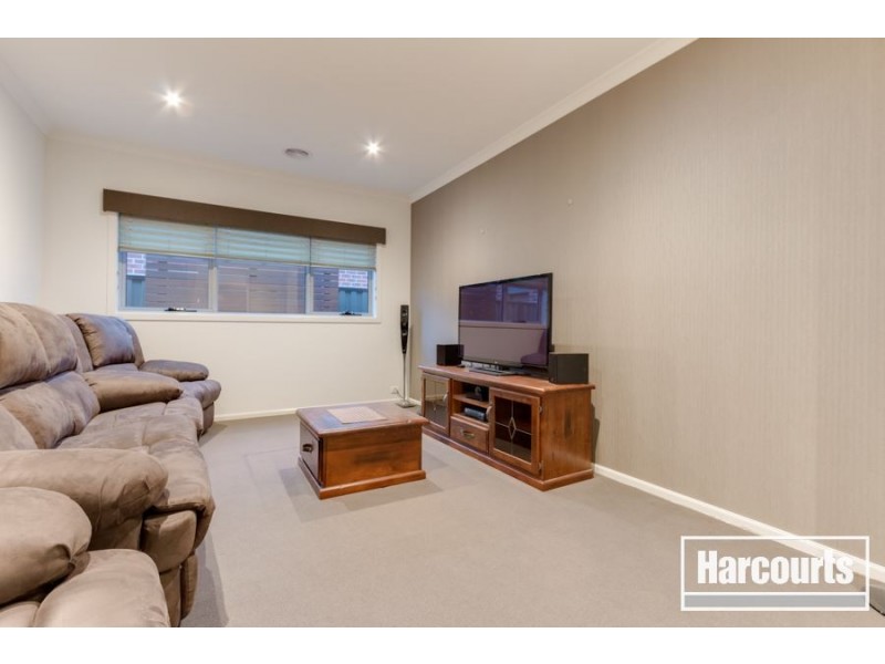 5 Holsteiner Terrace, Clyde North VIC 3978