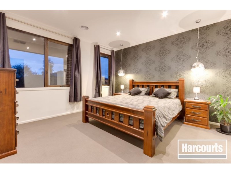 5 Holsteiner Terrace, Clyde North VIC 3978