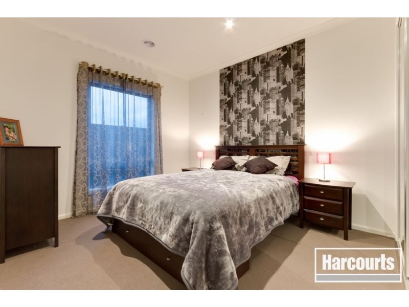 5 Holsteiner Terrace, Clyde North VIC 3978