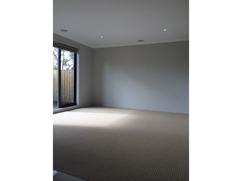 2/14 Glenwood Court, Cranbourne VIC 3977