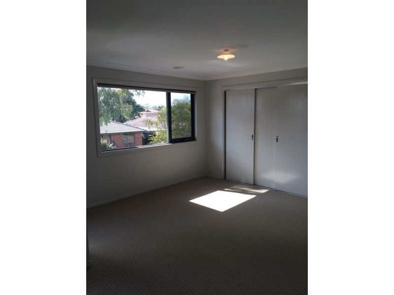 2/14 Glenwood Court, Cranbourne VIC 3977