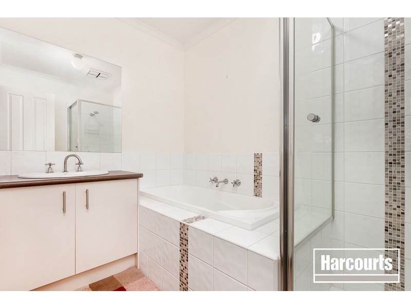 26 Hawkseye Way, Cranbourne VIC 3977