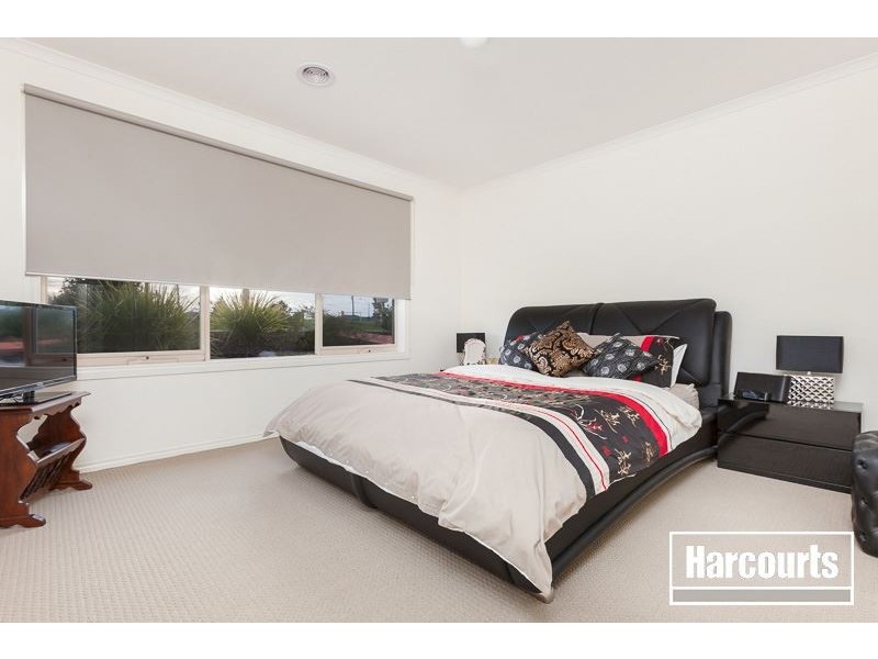 26 Hawkseye Way, Cranbourne VIC 3977