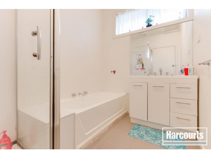 2/4 Philip Road, Hallam VIC 3803