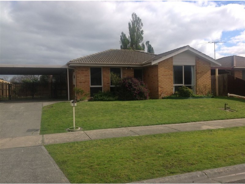 9 Maltravers Crescent, Cranbourne North VIC 3977