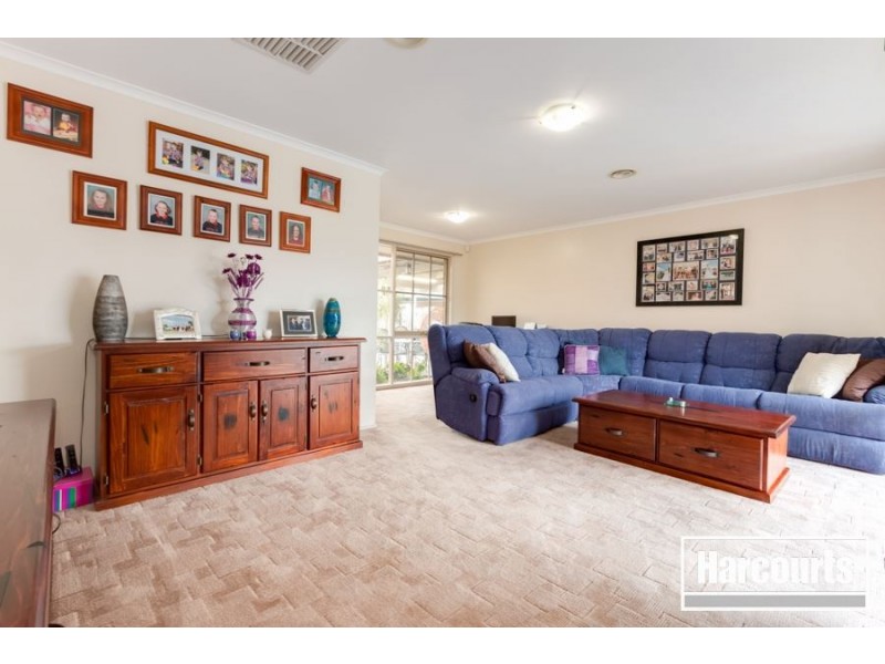 22 McGuigan Drive, Cranbourne West VIC 3977