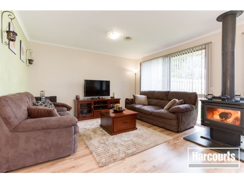 22 McGuigan Drive, Cranbourne West VIC 3977