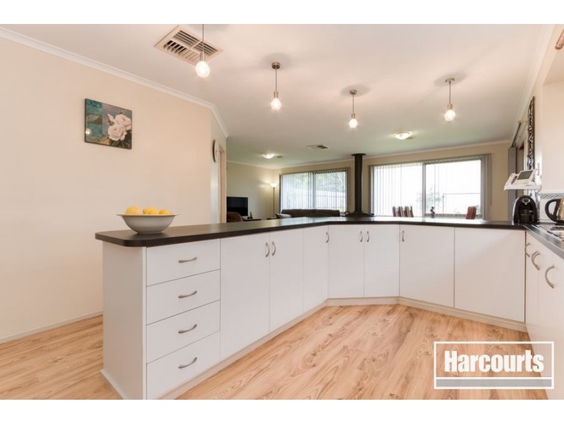 22 McGuigan Drive, Cranbourne West VIC 3977