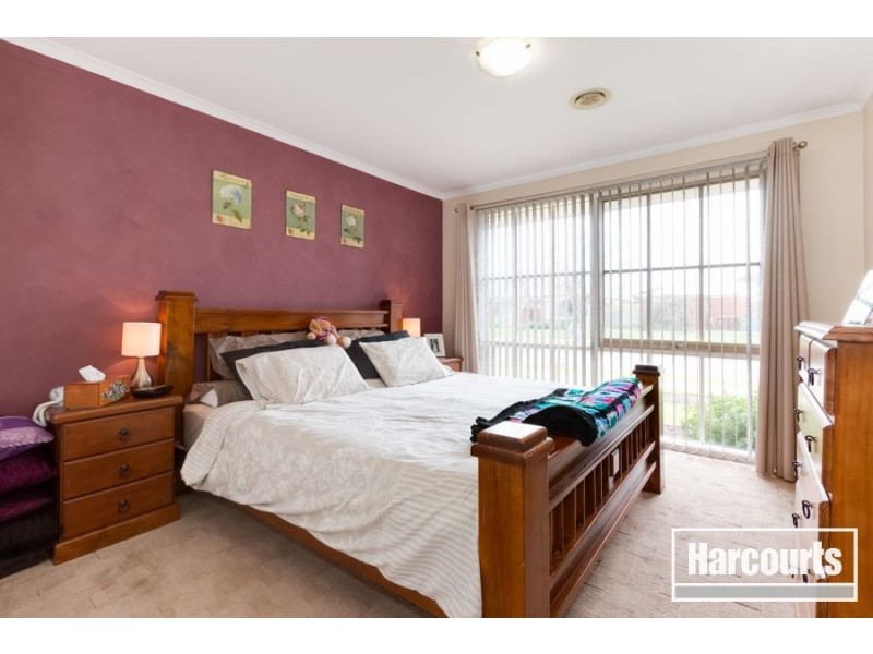22 McGuigan Drive, Cranbourne West VIC 3977