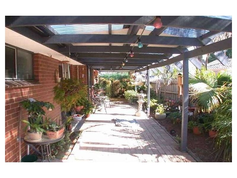 16 Fairbairn Road, Cranbourne VIC 3977